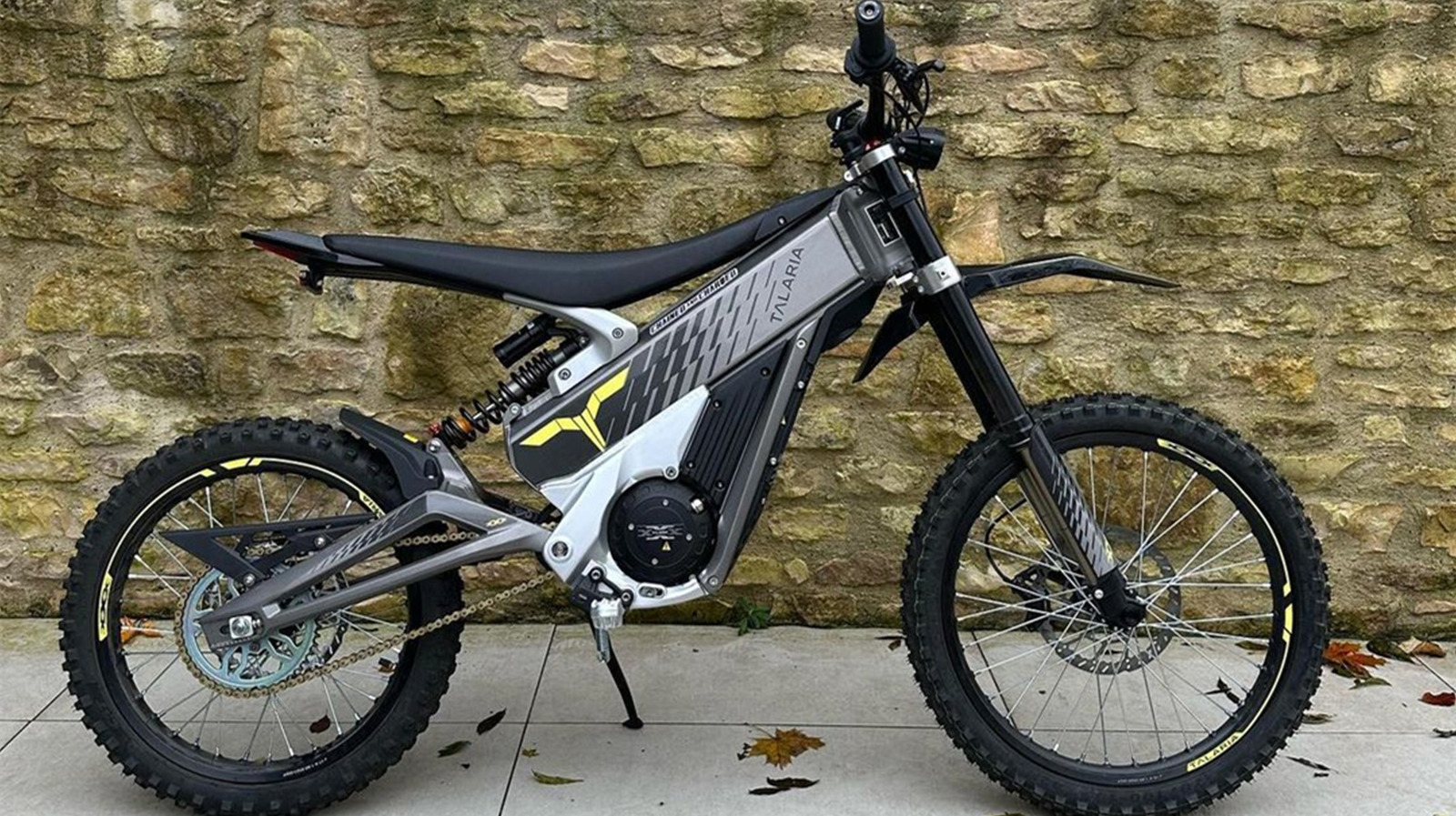 ‘You’re Not Taking My Bike’, Says Rider Whose Bike Was Taken – CarScoops