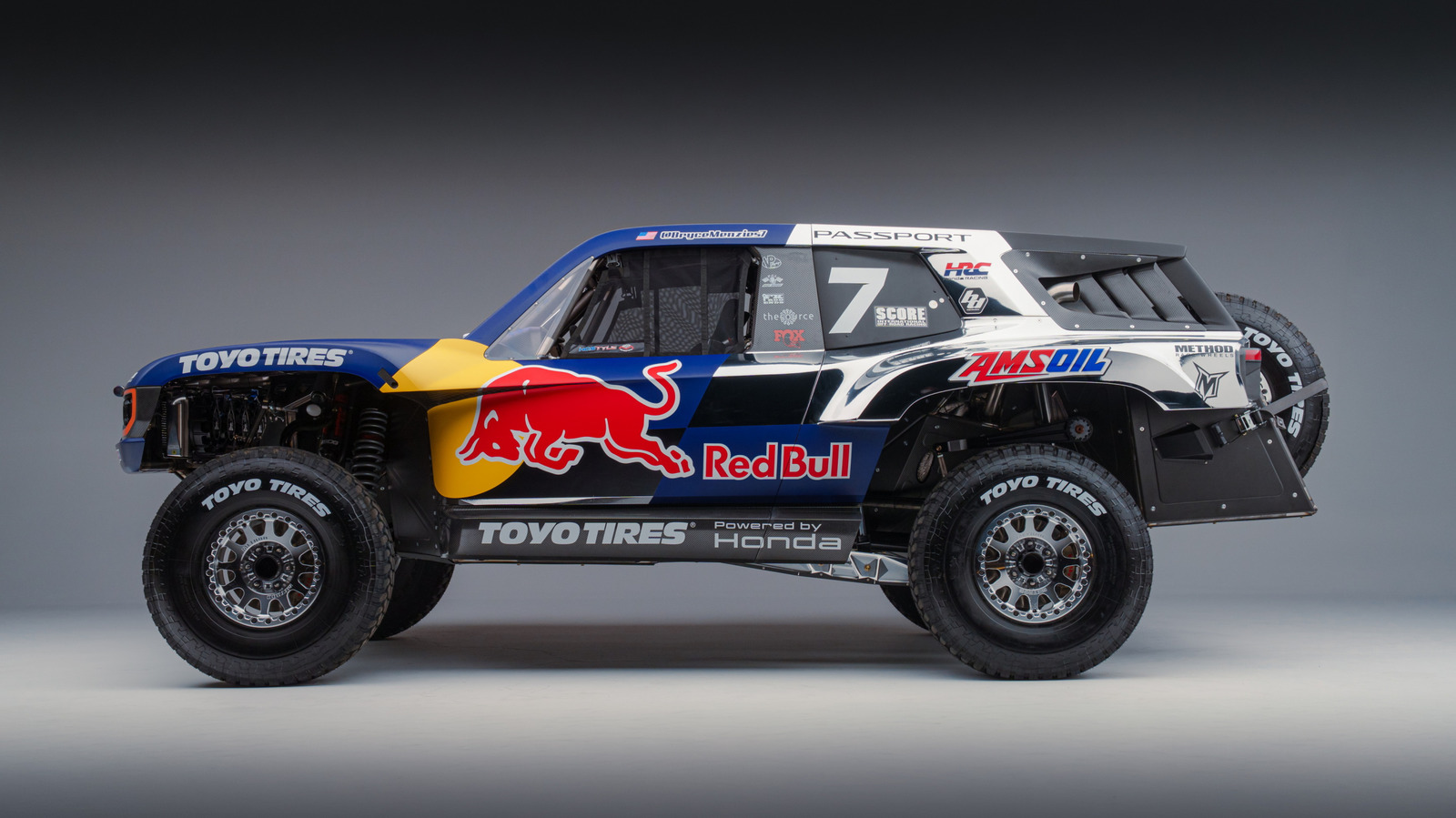 Honda Racing Unleashes A 1,300+ HP Hybrid Passport Trophy Truck – CarScoops