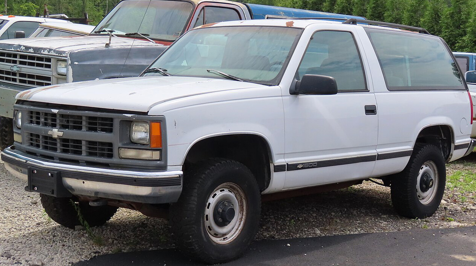 These 5 Popular GM Vehicles Have A 6.5 Detroit Diesel Engine Under The Hood – SlashGear