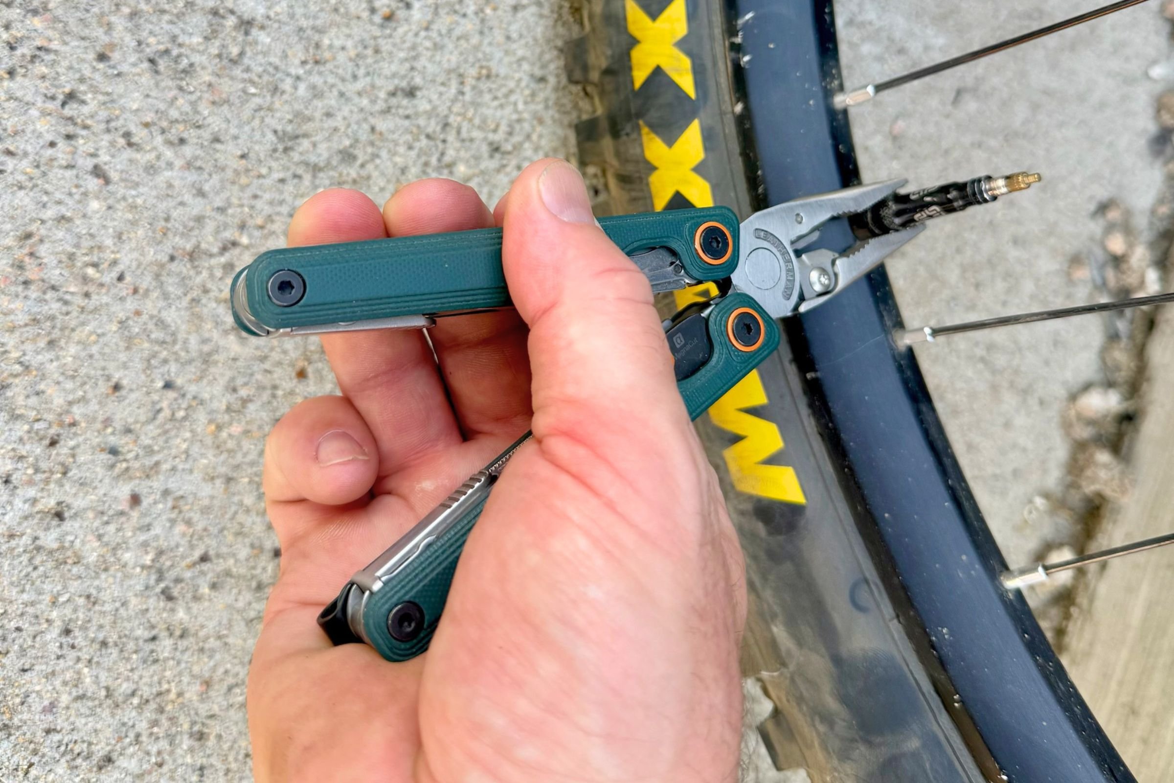 Leatherman Wave Alpha Multi-Tool Review (Tested)