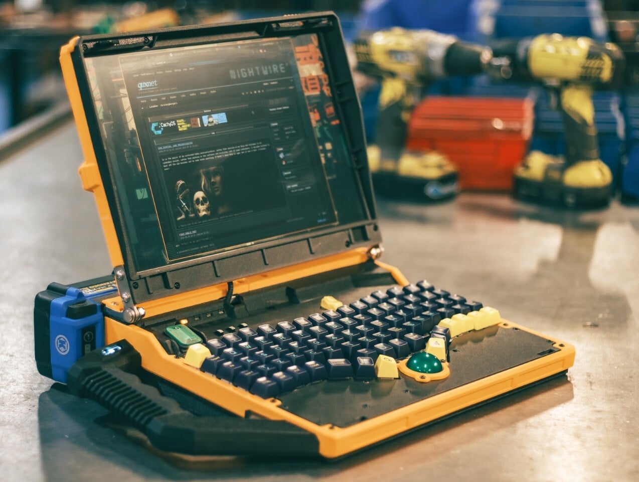 The Slurptop DIY Laptop Pairs Power-Tool Styling With a Swappable Battery – Yanko Design