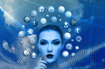 Seven Best Communication Applications That You Need in Your Phone